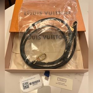 New Louis Vuitton adjustable leather shoulder strap
